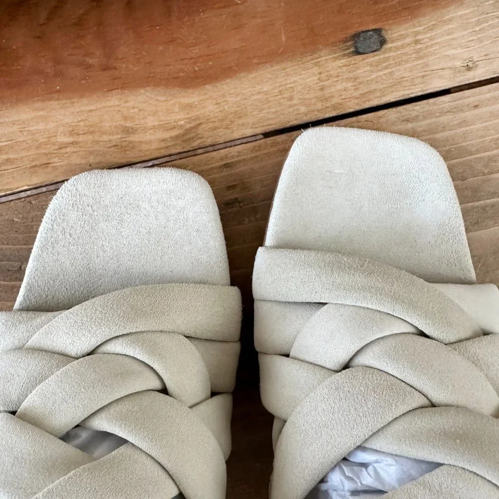 NWOB‎ Journee Collection Signature Lyddie Cream Block Heel Sandal Size 8.5